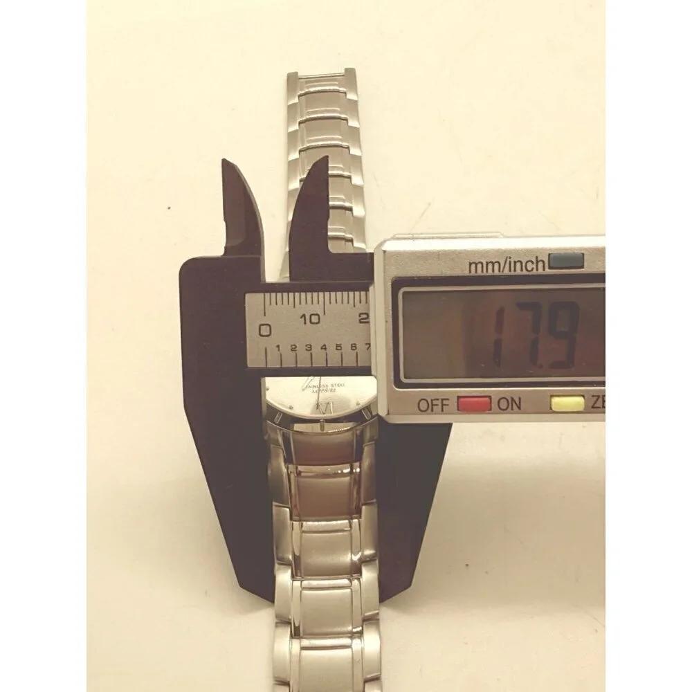 Alba Sapphire VX51-X426 Silver Tone Round Mens Watch Stainless Steel Band Roman